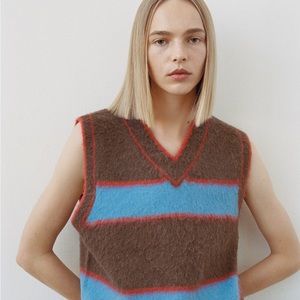 Madhappy Knits Brushed Llama Vest Size Large BRAND NEW NEVER WORN